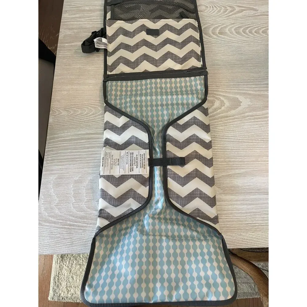 New Skip Hop Pronto Baby Portable Changing Station & Diaper Changing Pad Chevron